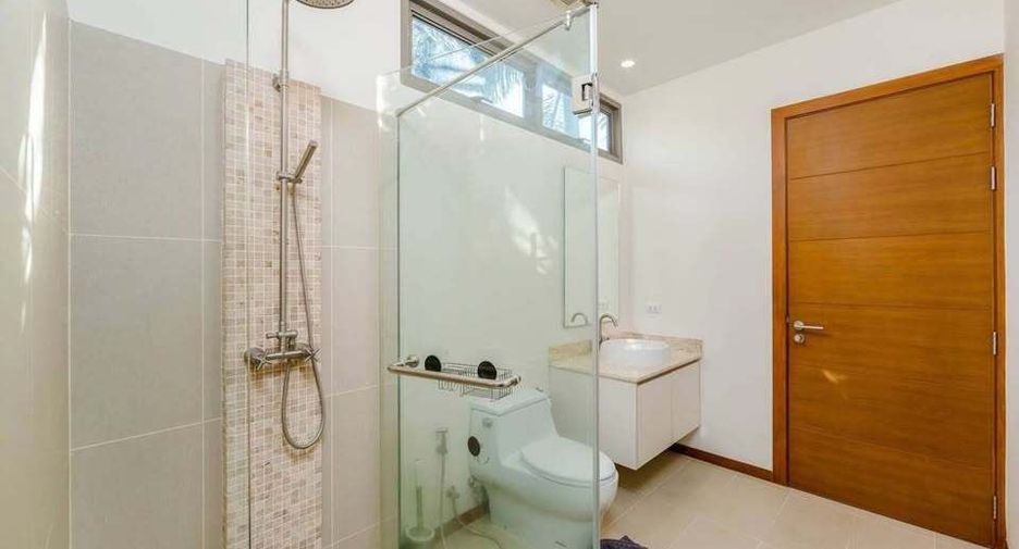 For rent 4 bedrooms villa in Mueang Phuket, Phuket