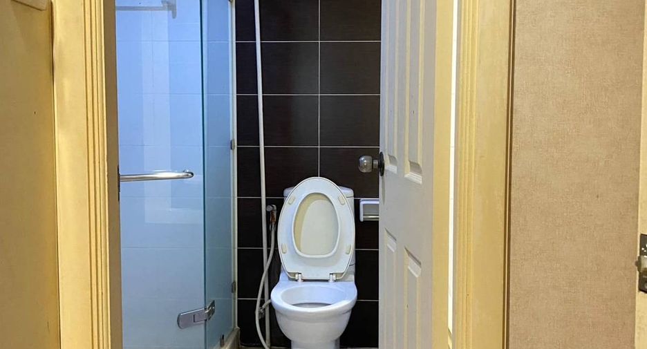 For sale 3 bedrooms condo in Watthana, Bangkok