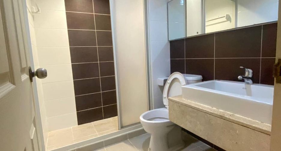 For sale 3 bedrooms condo in Watthana, Bangkok