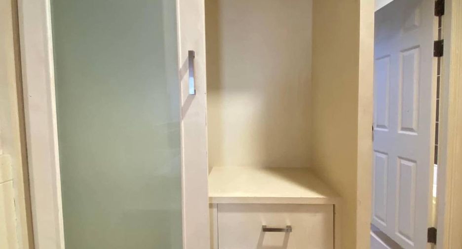 For sale 3 bedrooms condo in Watthana, Bangkok