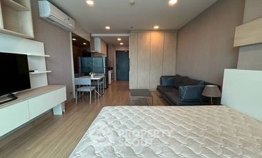 For rent and for sale 1 bed condo in Watthana, Bangkok