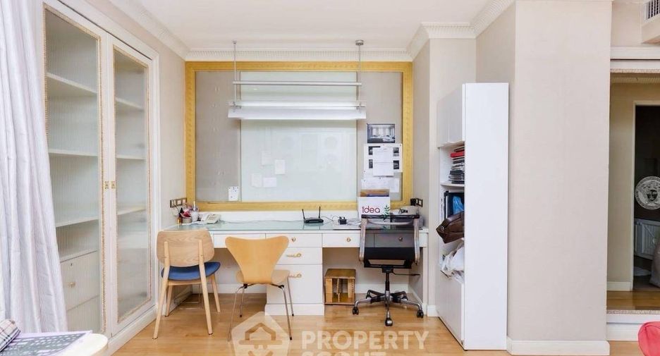 For sale 3 bedrooms condo in Pathum Wan, Bangkok