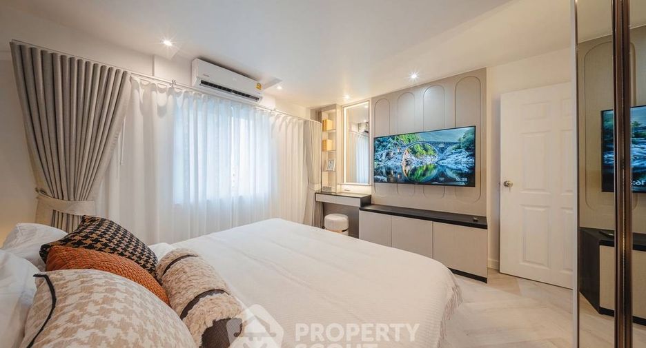 For rent 3 ベッドルーム condo in Yan Nawa, Bangkok