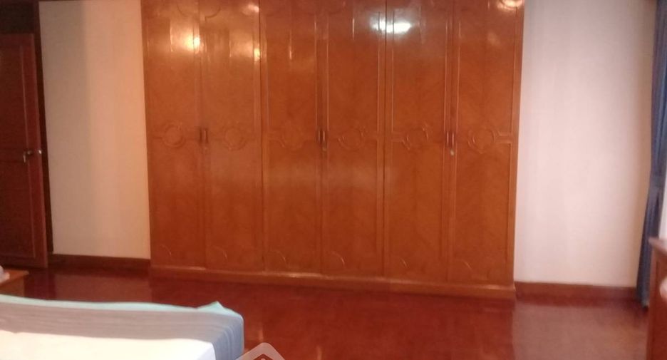 Wohnung zur Miete mit 3 Zimmer in Watthana, Bangkok