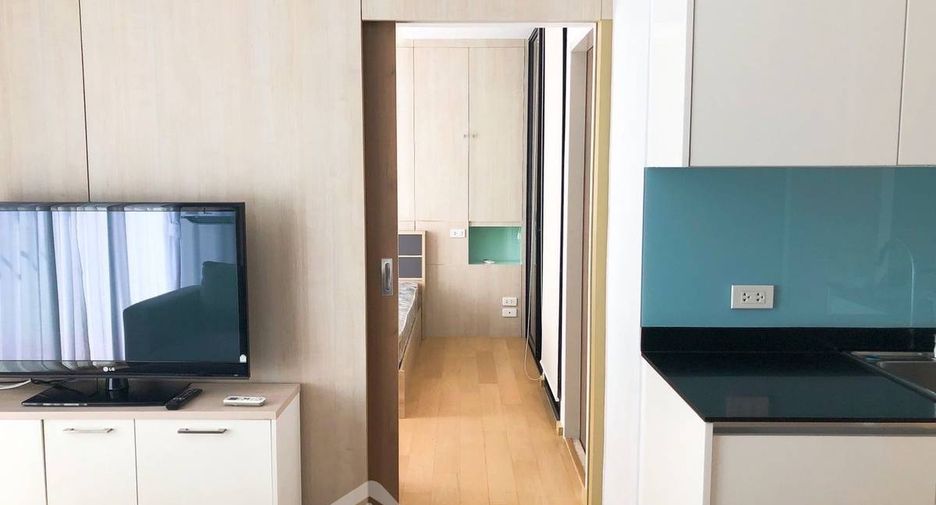 For rent 1 bed condo in Phaya Thai, Bangkok