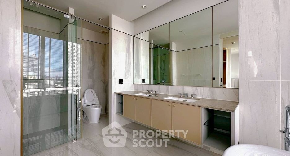 For rent 3 ベッドルーム condo in Khlong Toei, Bangkok