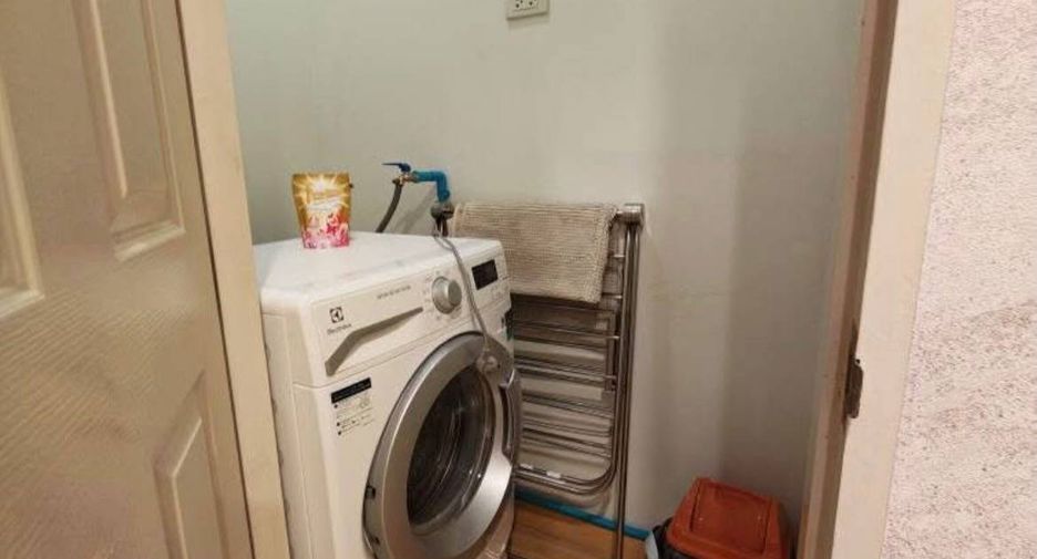 For rent 3 bedrooms condo in Sathon, Bangkok