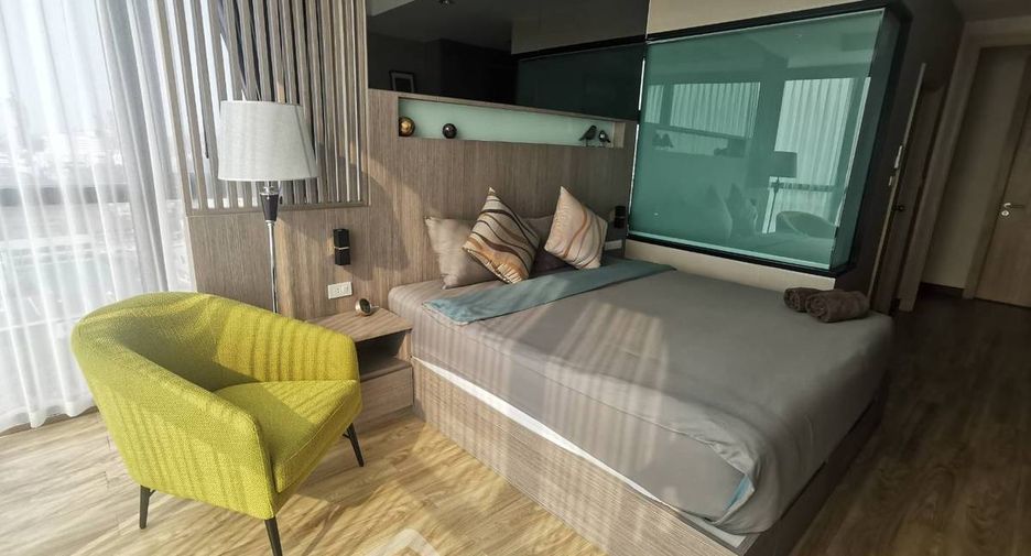 Condo en alquiler de 2 habitaciones en Si Racha, Chonburi