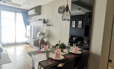 Condo en alquiler de 2 habitaciones en Si Racha, Chonburi