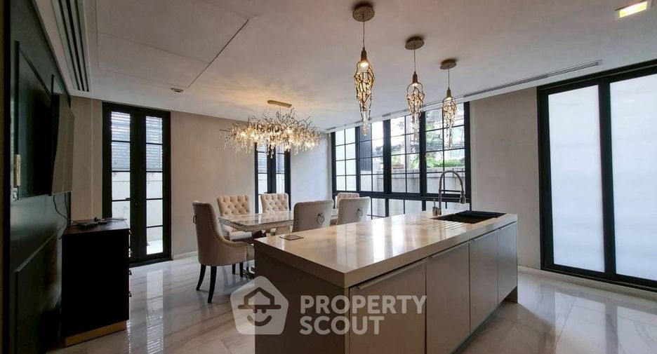 For rent 4 ベッドルーム townhouse in Watthana, Bangkok