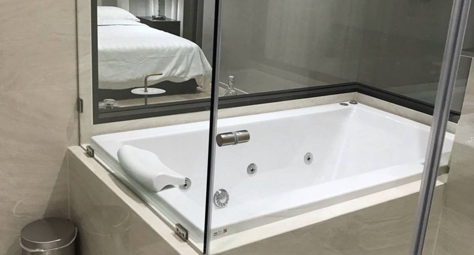 For rent 1 bed condo in Bang Rak, Bangkok