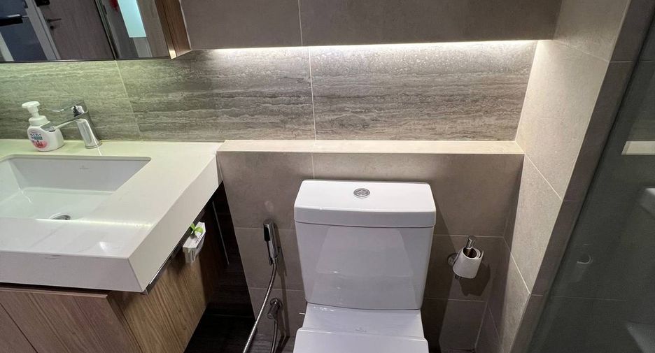 For rent 1 bed condo in Khlong Toei, Bangkok