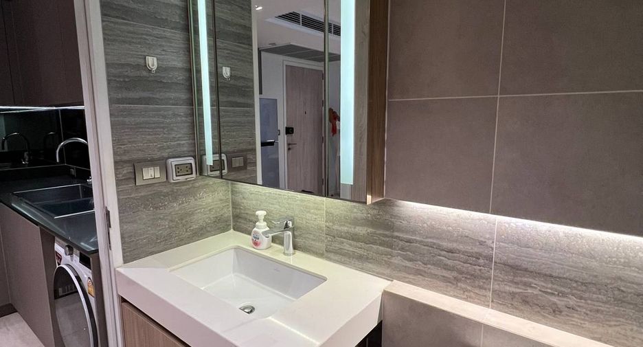 For rent 1 bed condo in Khlong Toei, Bangkok