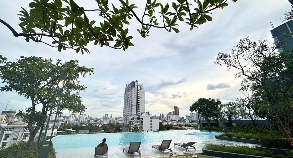 For sale 1 Beds condo in Phaya Thai, Bangkok