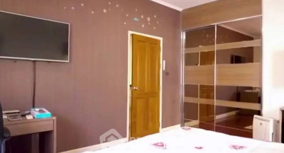 For sale 4 bedrooms house in Min Buri, Bangkok