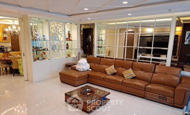 For sale 3 bedrooms condo in Yan Nawa, Bangkok