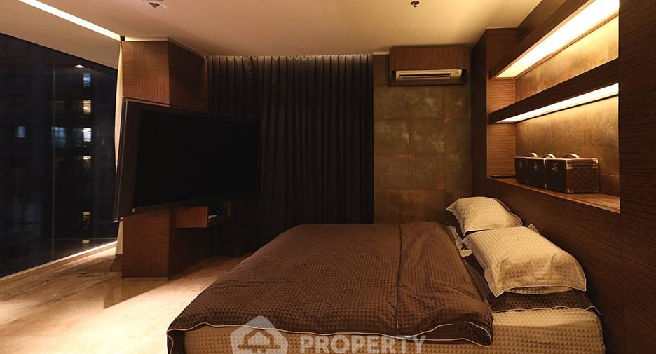 For sale 4 bedrooms condo in Watthana, Bangkok