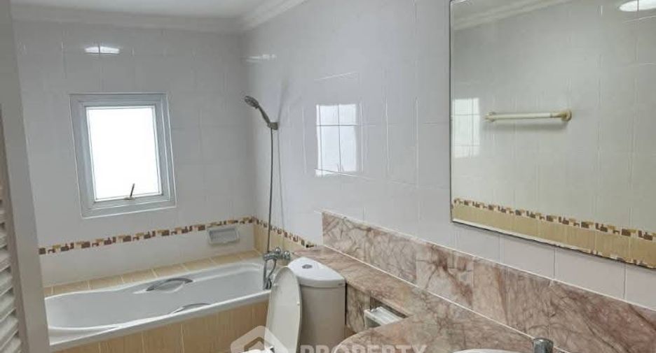 À vendre 3 chambres maison à Sattahip, Chonburi