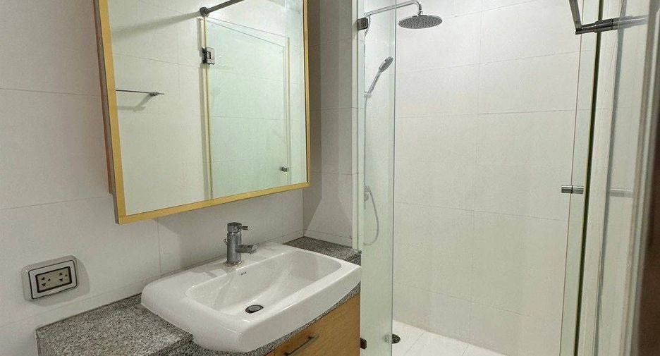 For sale 1 bed condo in Pathum Wan, Bangkok