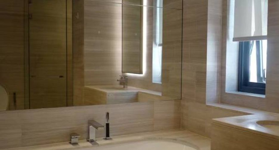 For sale 2 bedrooms condo in Khlong Toei, Bangkok