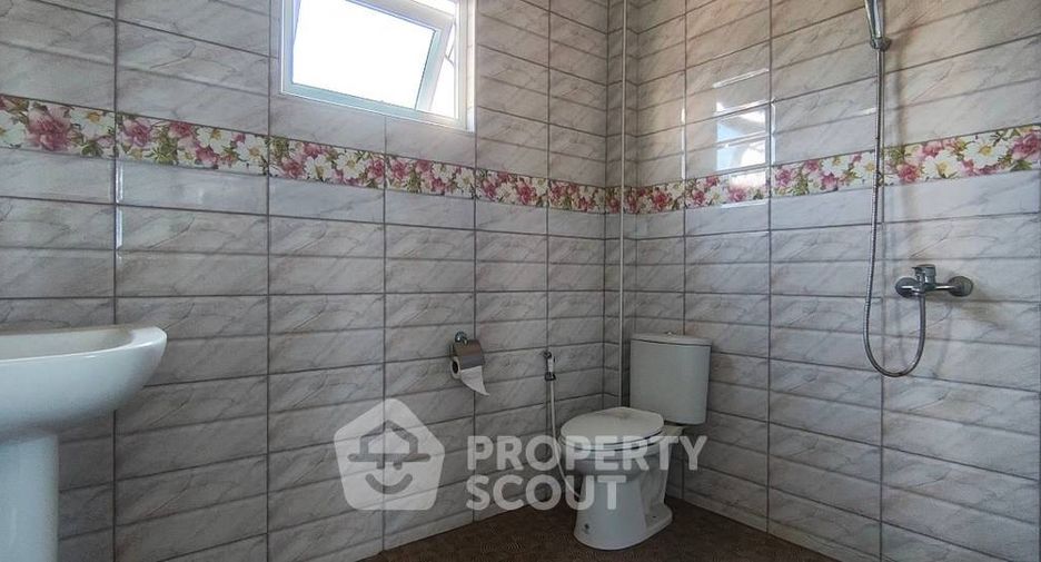 Casa en alquiler y en venta de 5 habitaciones en Huay Yai, Pattaya