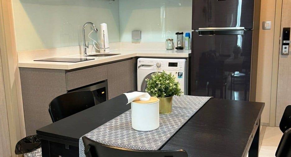 Condo en alquiler y en venta de 2 habitaciones en Khlong Toei, Bangkok