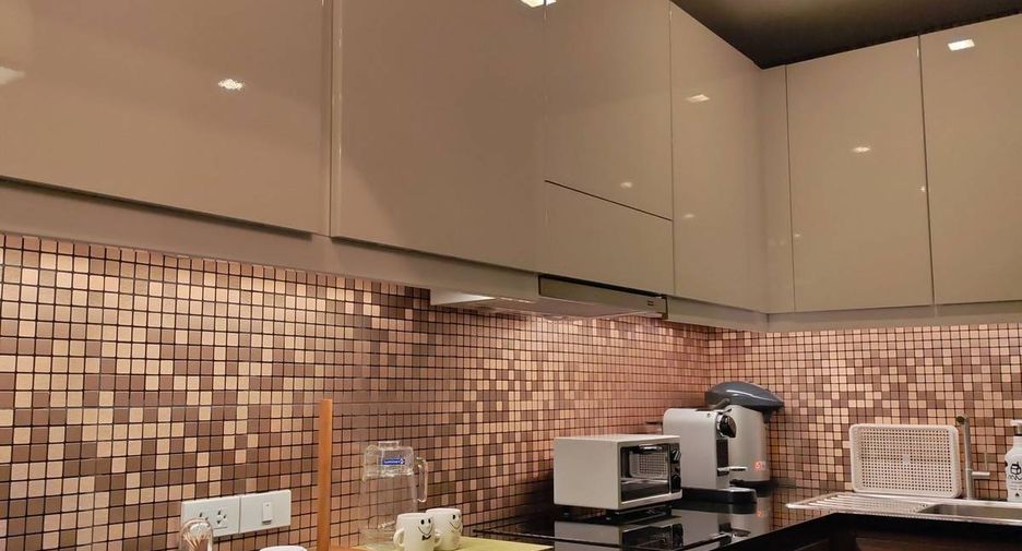 Condo en alquiler y en venta de 1 habitaciones en Watthana, Bangkok