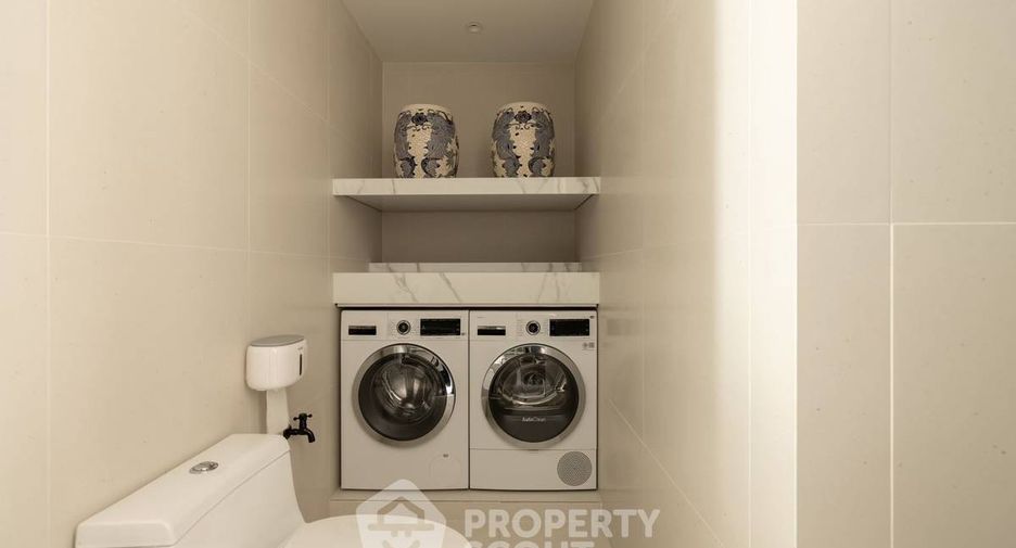 For sale 2 bedrooms condo in Khlong Toei, Bangkok