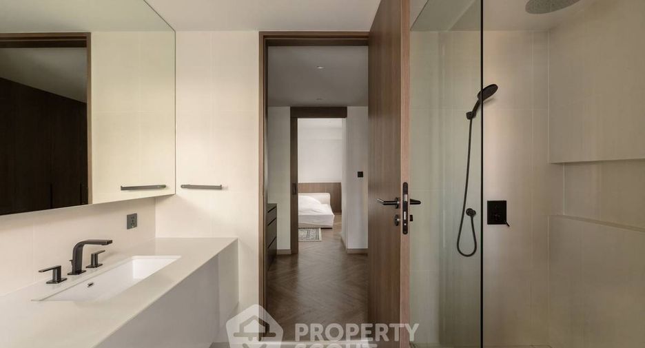 For sale 2 bedrooms condo in Khlong Toei, Bangkok