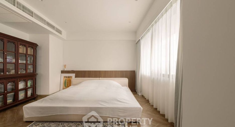 For sale 2 bedrooms condo in Khlong Toei, Bangkok