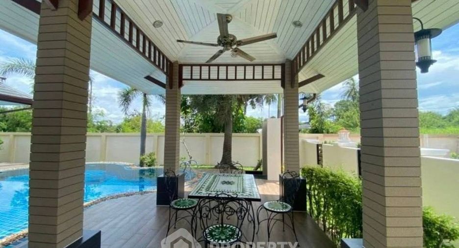 For sale 3 bedrooms villa in Huay Yai, Pattaya