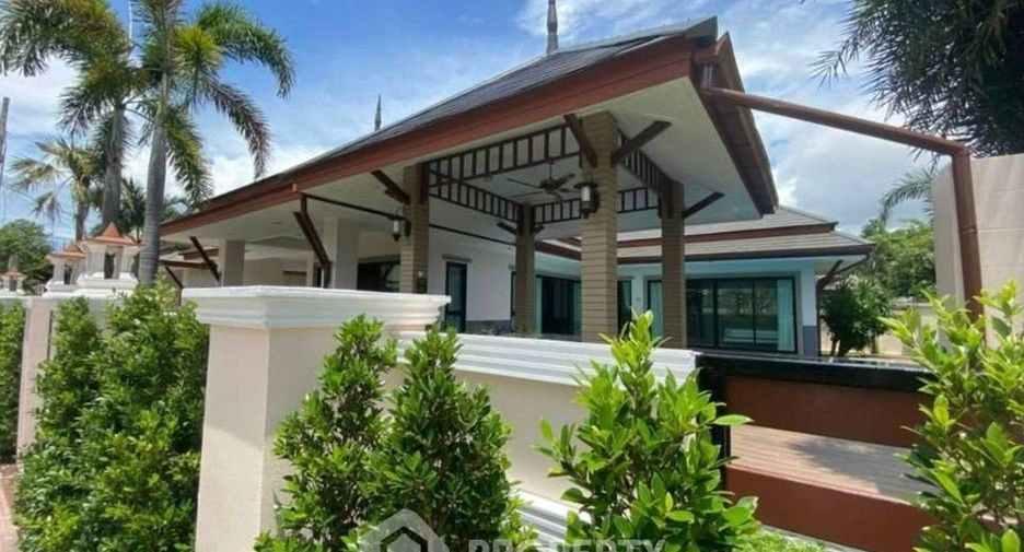 For sale 3 bedrooms villa in Huay Yai, Pattaya