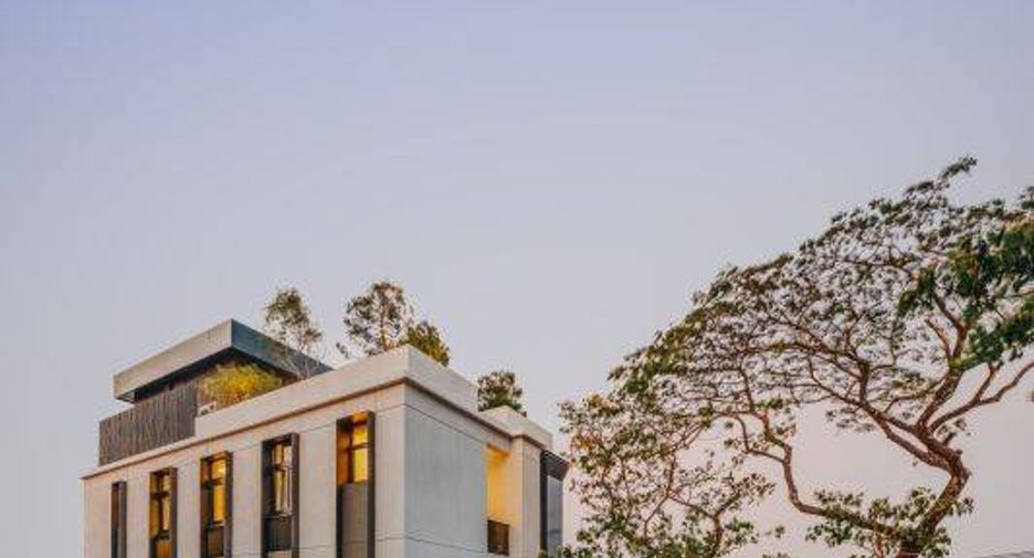 For sale 4 ベッドルーム house in Bang Kapi, Bangkok