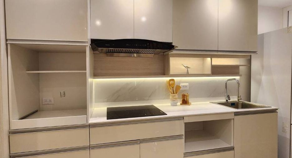 For sale 2 bedrooms condo in Yan Nawa, Bangkok