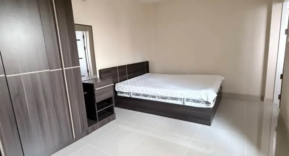 For rent 4 ベッドルーム house in San Sai, Chiang Mai