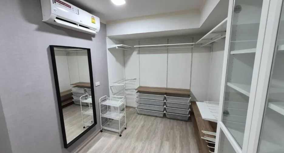 For sale 2 bedrooms condo in Phra Khanong, Bangkok