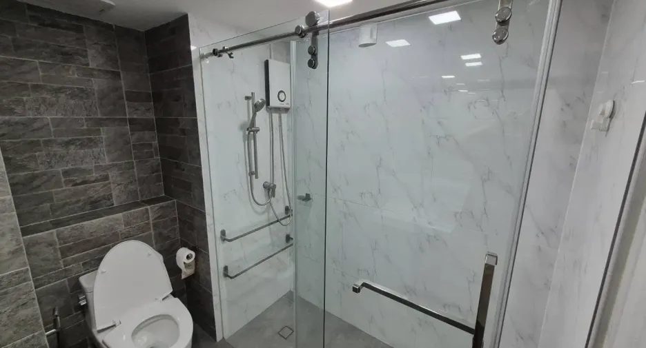 For sale 2 bedrooms condo in Phra Khanong, Bangkok