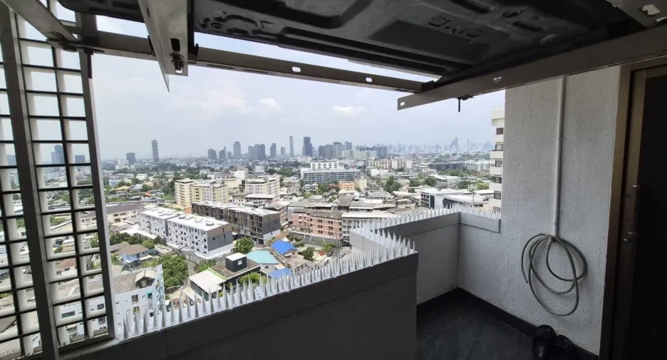 For sale 2 bedrooms condo in Phra Khanong, Bangkok