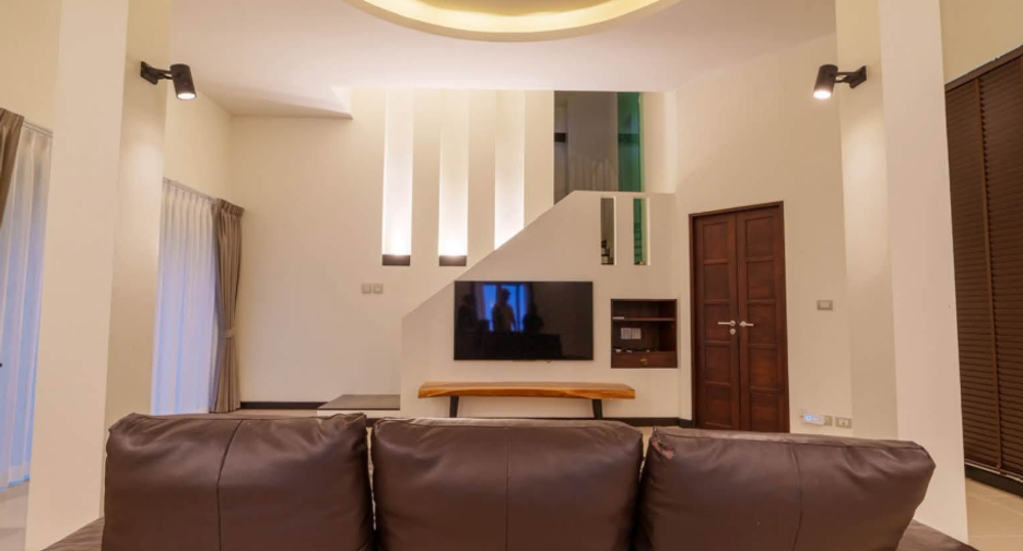À louer 4 chambres villa à Mueang Phuket, Phuket