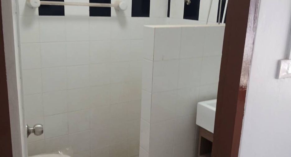 For sale 2 ベッドルーム townhouse in Cha Am, Phetchaburi