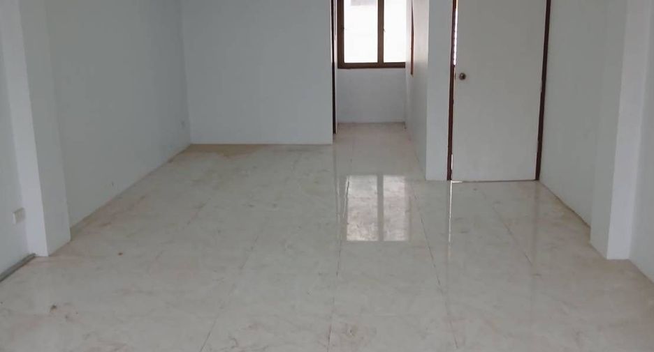 For sale 2 ベッドルーム townhouse in Cha Am, Phetchaburi