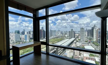 Condo en alquiler y en venta de 1 habitaciones en Watthana, Bangkok