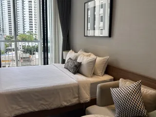 For rent studio condo in Khlong Toei, Bangkok