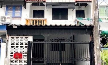 For rent 2 bedrooms house in Phra Khanong, Bangkok