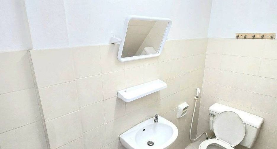For rent 2 bedrooms house in Phra Khanong, Bangkok