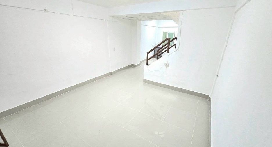For rent 2 bedrooms house in Phra Khanong, Bangkok
