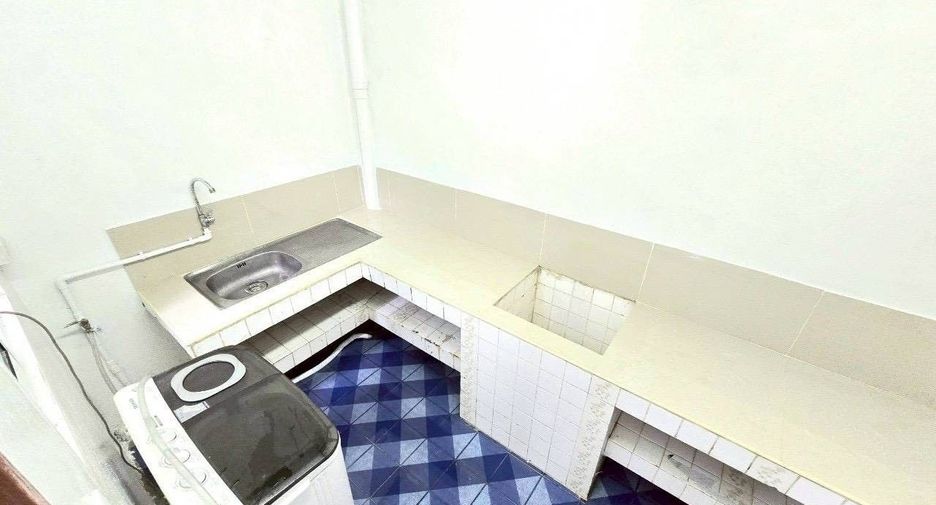 For rent 2 bedrooms house in Phra Khanong, Bangkok