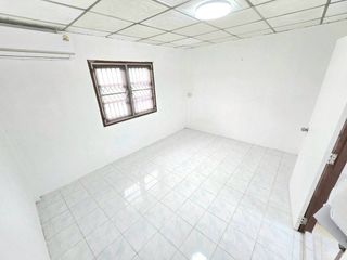 For rent 2 bedrooms house in Phra Khanong, Bangkok