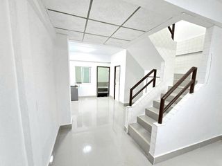 For rent 2 bedrooms house in Phra Khanong, Bangkok
