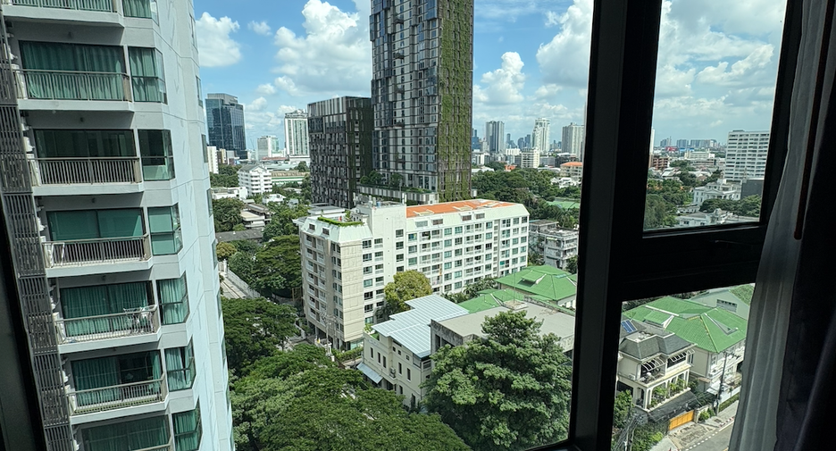 For rent 2 bedrooms condo in Khlong Toei, Bangkok